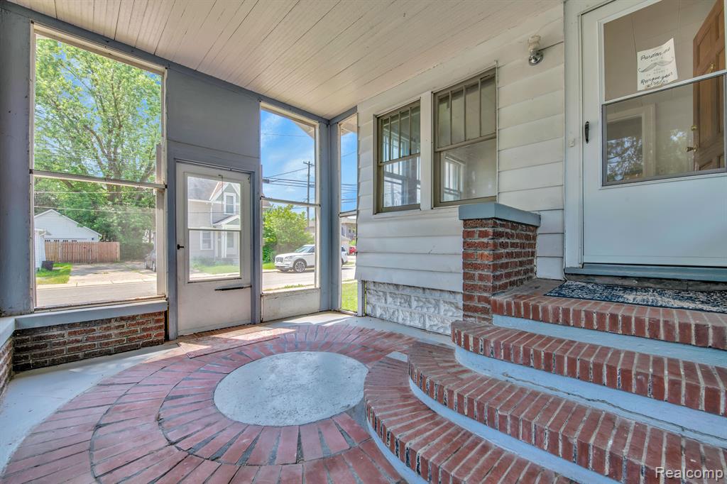 304 EMMET Street, Ypsilanti, MI 48197 — Photo 2