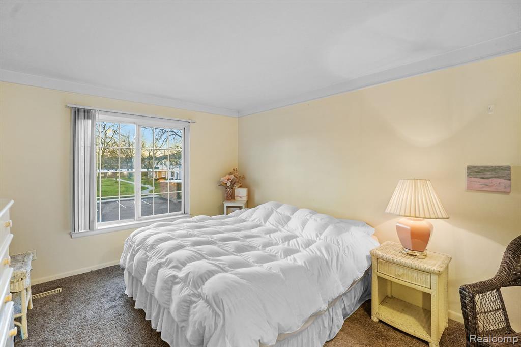 475 FOX HILLS Drive N, Bloomfield Hills, MI 48304 — Photo 10