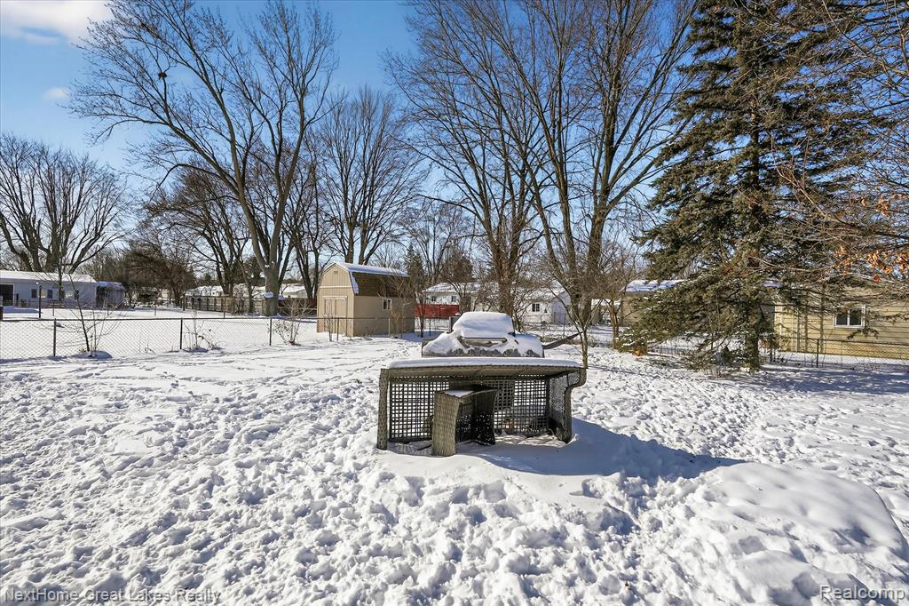 4444 Carmanwood Drive, Flint, MI 48507 — Photo 35