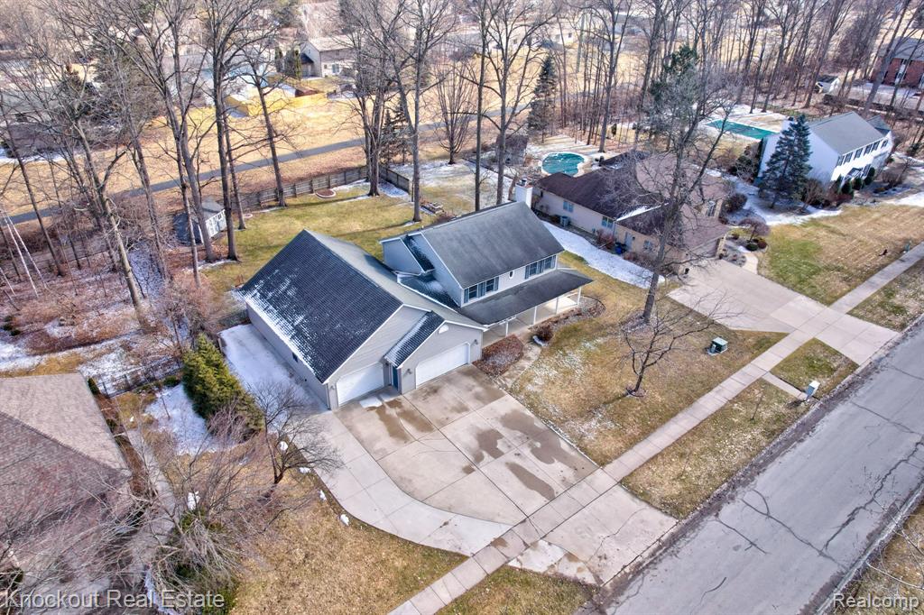 640 Timberwood Lane, Saginaw, MI 48609 — Photo 2