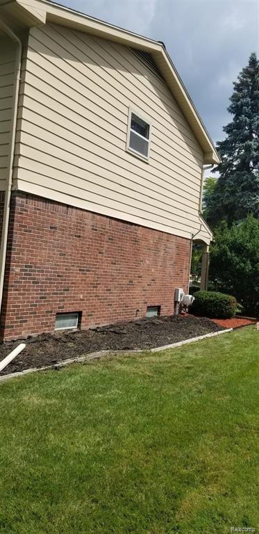 6186 KINGS CROWN Road, Grand Blanc, MI 48439 — Photo 8