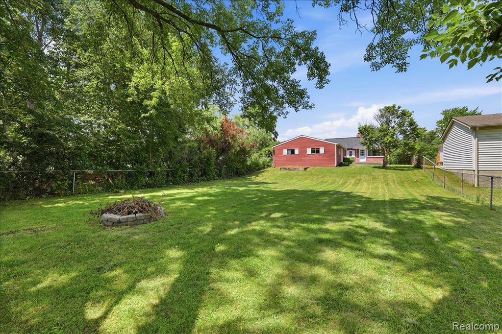 4035 Island Park Drive, Waterford, MI 48329 — Photo 35