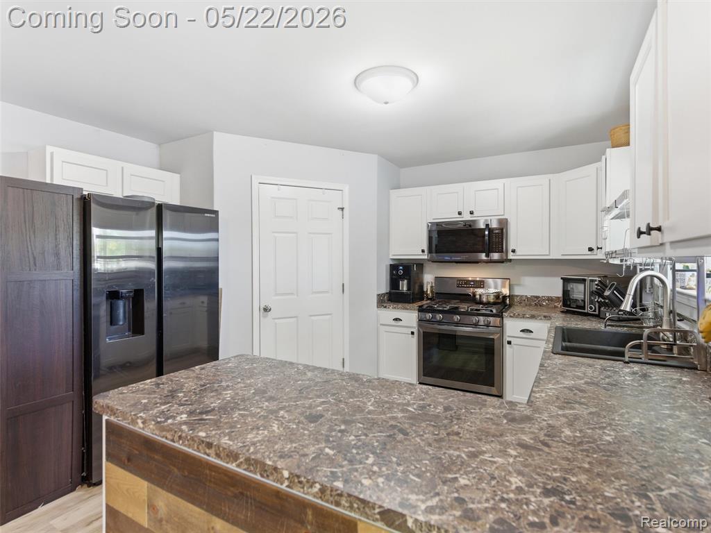 3145 Dahlia Drive, Burton, MI 48519 — Photo 22
