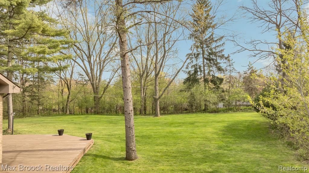 5240 CLARENDON CREST Street, Bloomfield Hills, MI 48302 — Photo 46