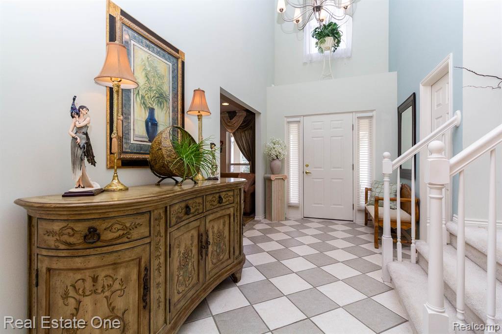 490 FRANKLIN LAKE Circle, Oxford, MI 48371 — Photo 9