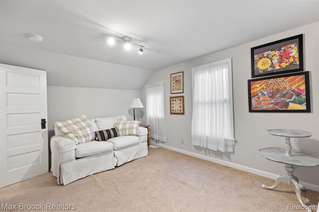 611 W SAINT CLAIR Street, Almont, MI 48003 — Photo 14