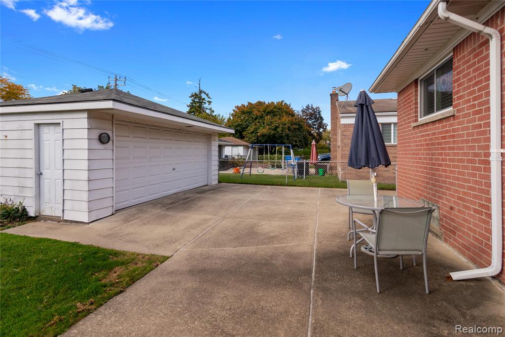 6523 N Vernon Street, Dearborn Heights, MI 48127 — Photo 22