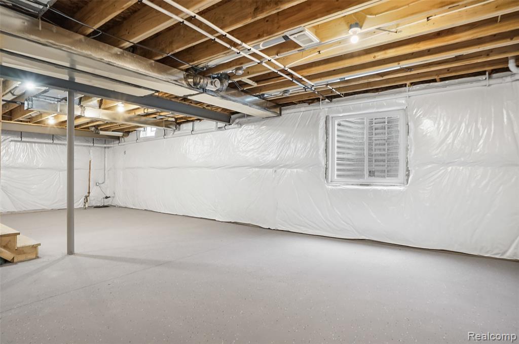 31130 Lahser, Beverly Hills, MI 48025 — Photo 40