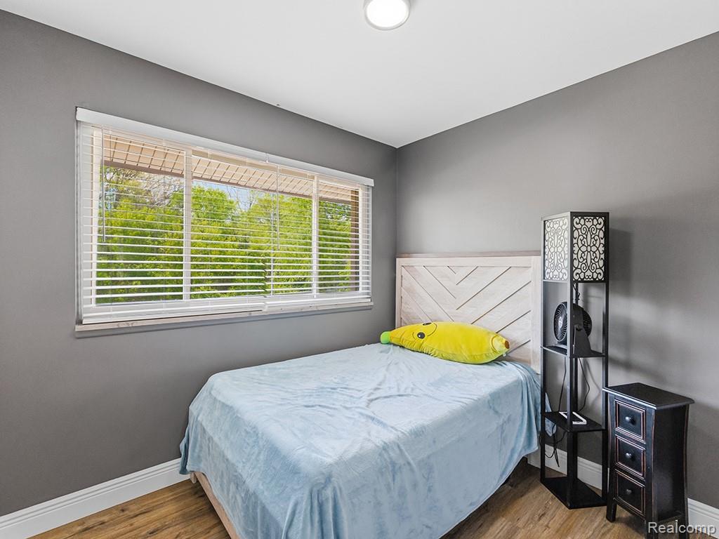17361 W OUTER Drive, Dearborn Heights, MI 48127 — Photo 22
