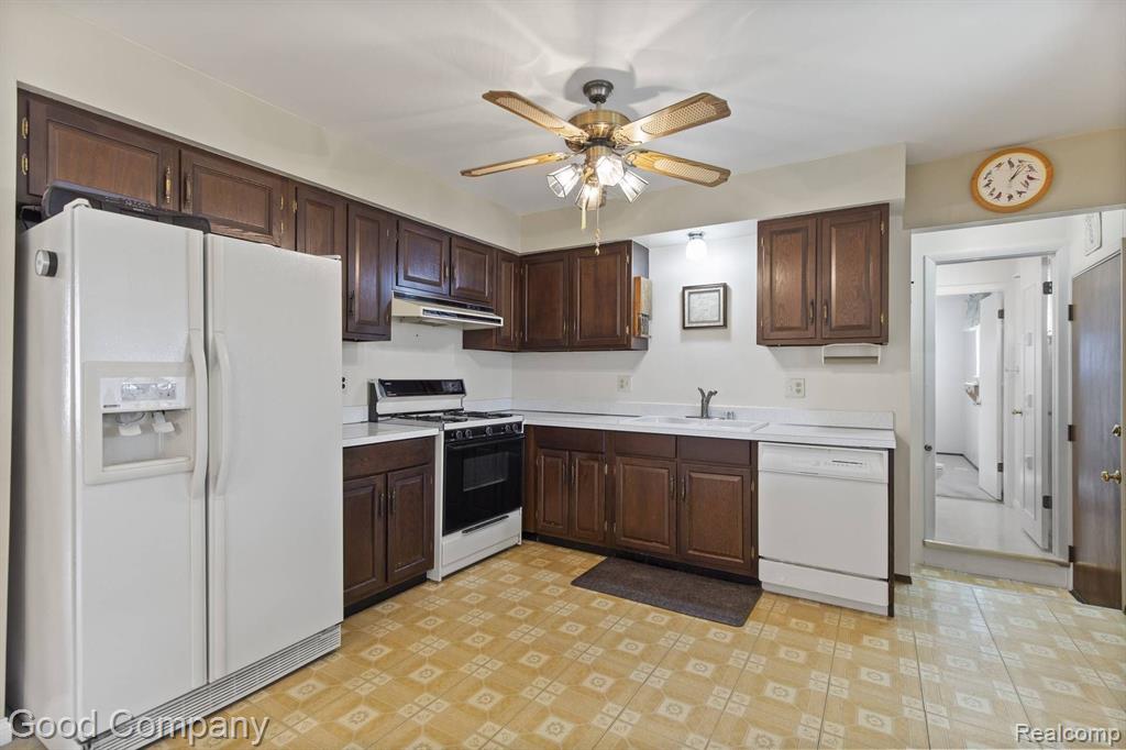 48164 MALLARD Drive, Chesterfield, MI 48047 — Photo 11