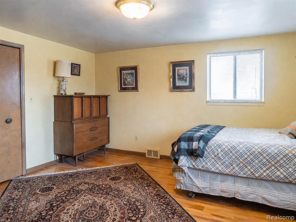 8362 Sunburst, Center Line, MI 48015 — Photo 35