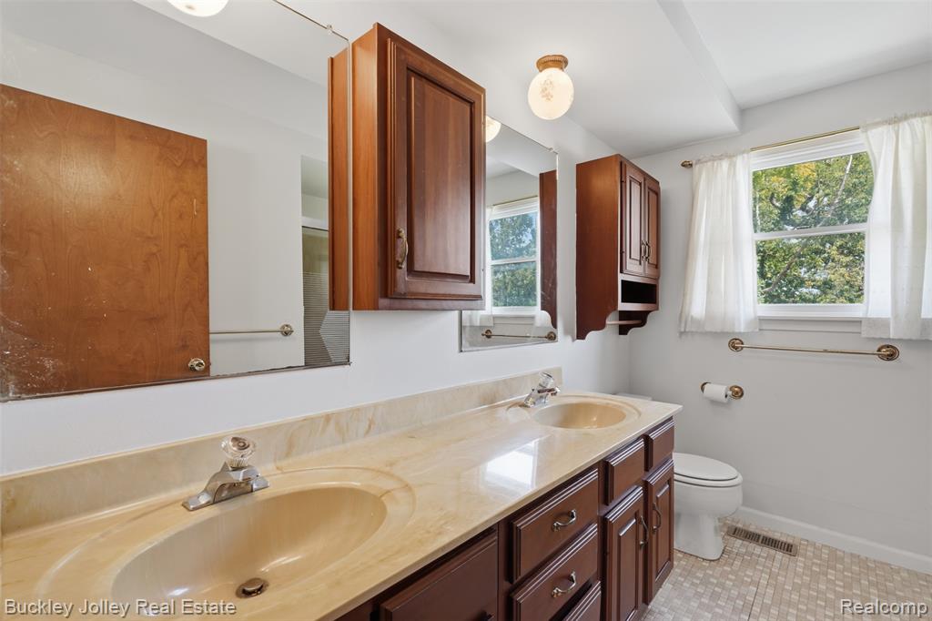 10507 Lafollette Drive, Brighton, MI 48114 — Photo 19