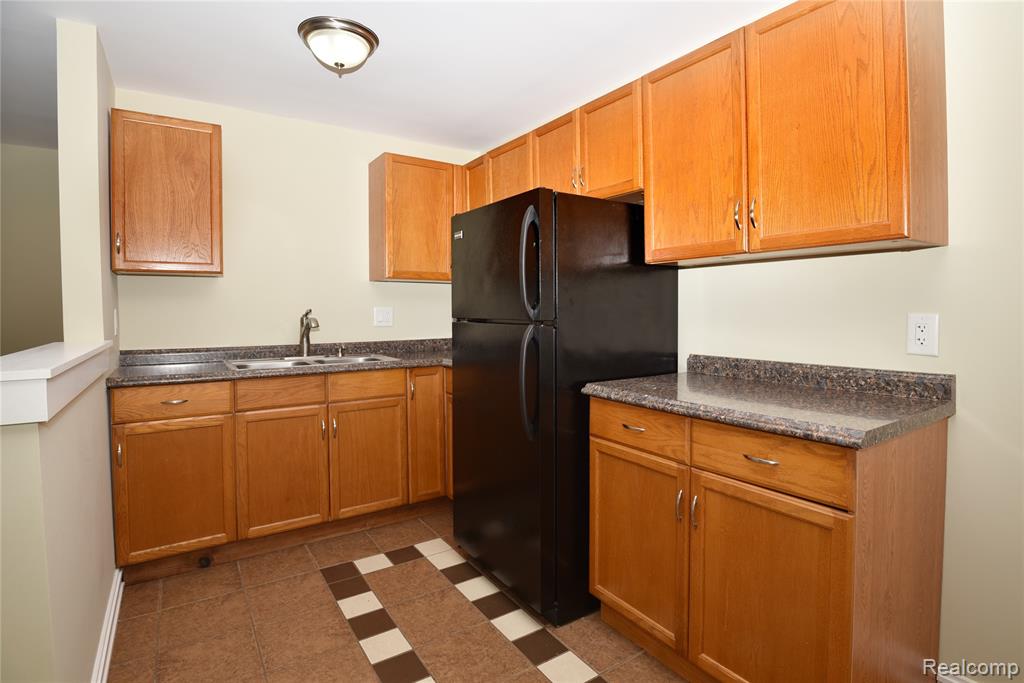 3800 Lakeview Boulevard, Orchard Lake Village, MI 48324 — Photo 31