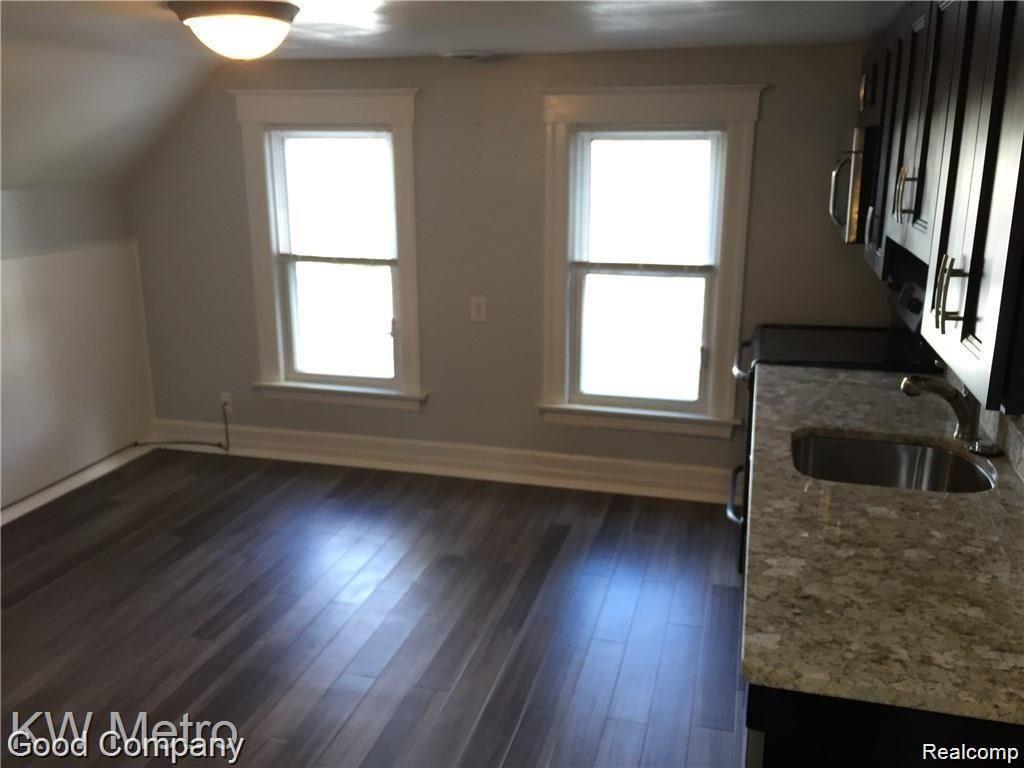 525 E 5TH Street, Royal Oak, MI 48067 — Photo 6