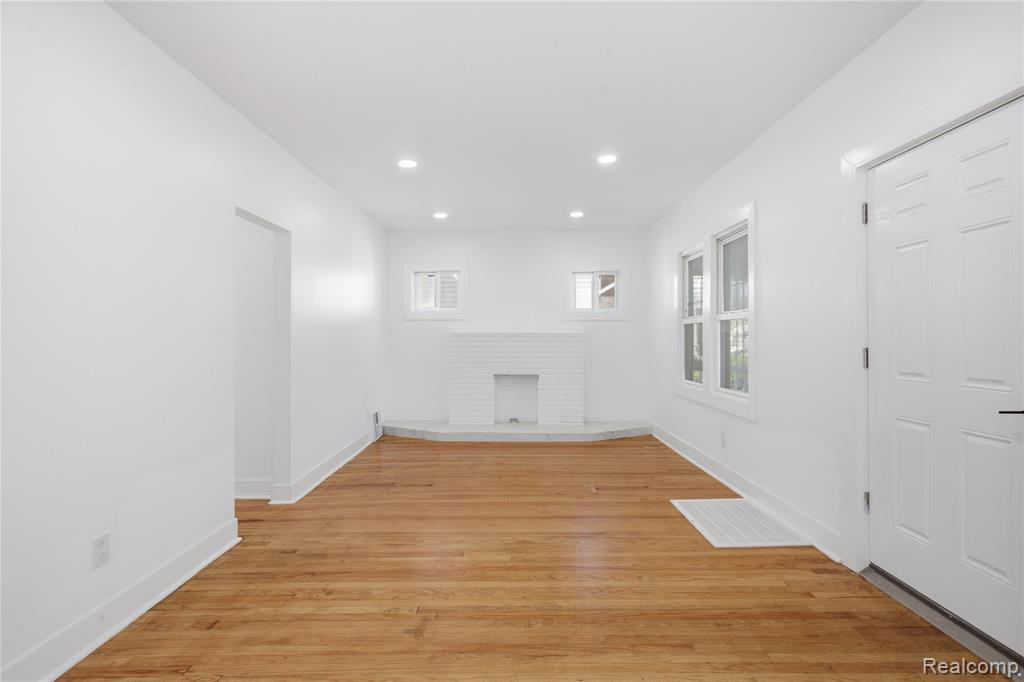 16139 Inverness Street - Photo 4