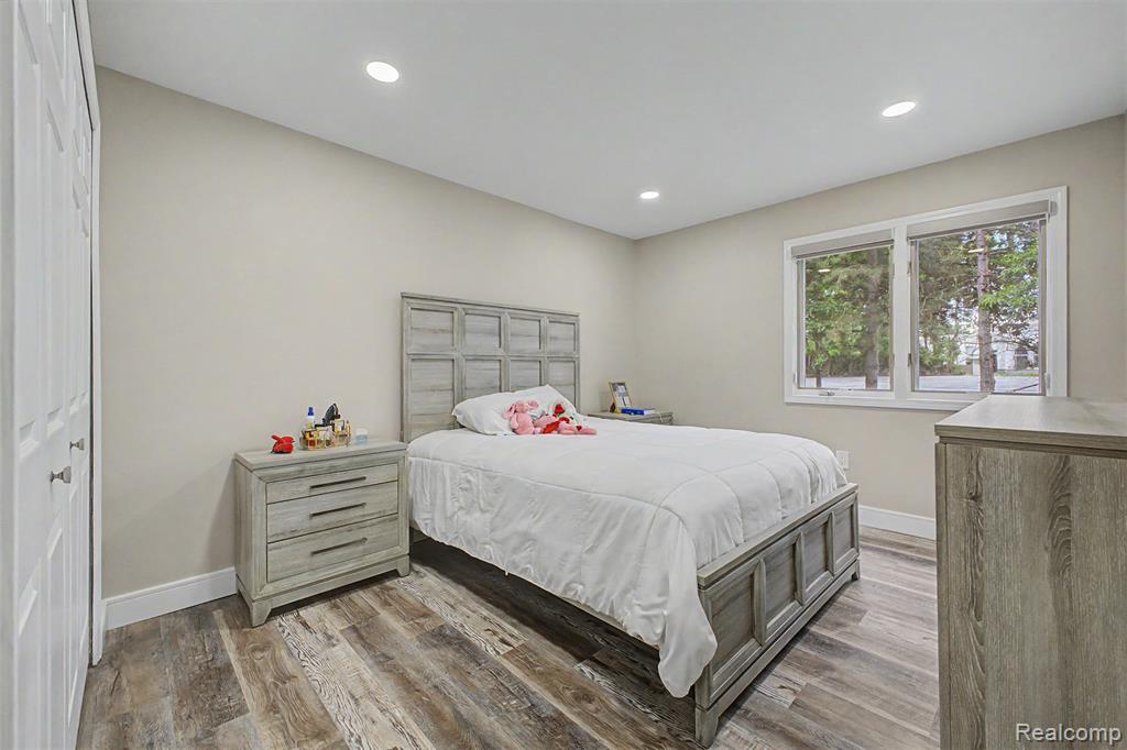 816 N Beech Daly Road, Dearborn Heights, MI 48127 — Photo 24