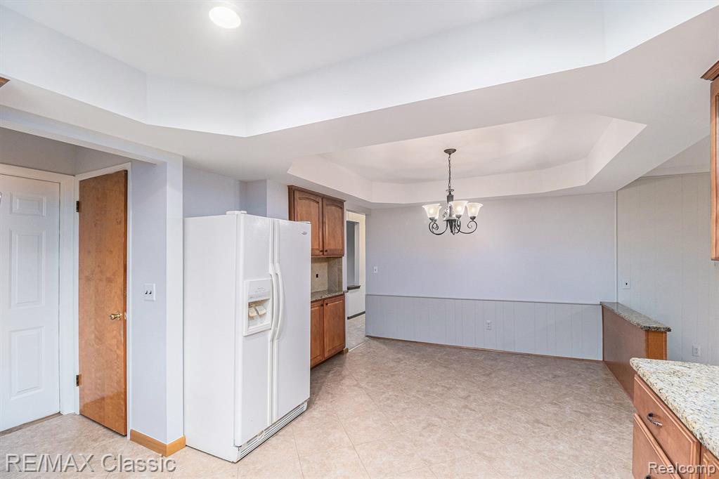 4909 DICKSON Drive, Sterling Heights, MI 48310 — Photo 6