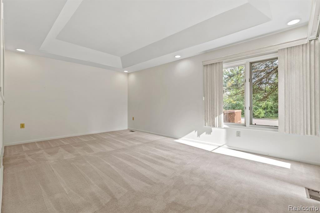21382 MAGNOLIA Court, 1, Farmington Hills, MI 48336 — Photo 11