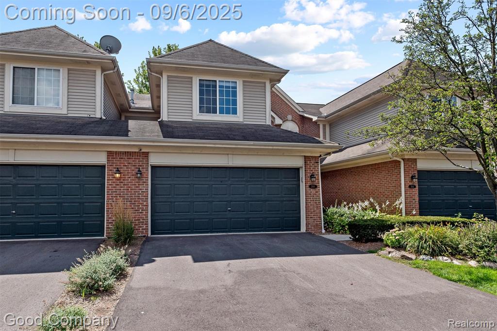 308 James Circle, Royal Oak, MI 48067 — Photo 2