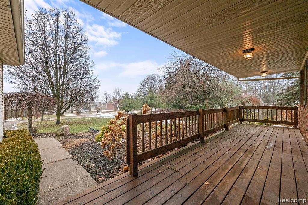 920 W Davison Lake Road, Oxford, MI 48371 — Photo 3