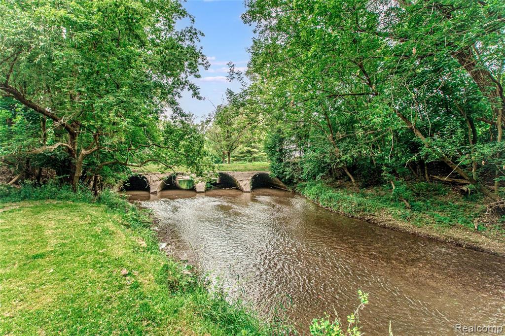 21993 Riverview Drive, Beverly Hills, MI 48025 — Photo 18