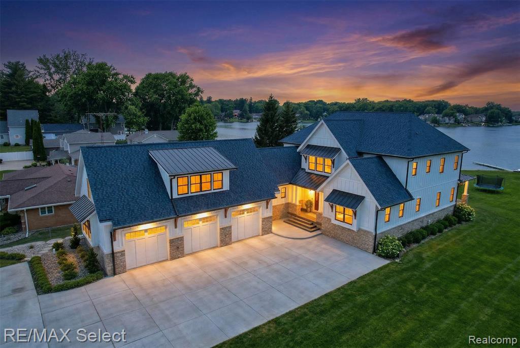 2208 Grove Park Road, Fenton, MI, 48430