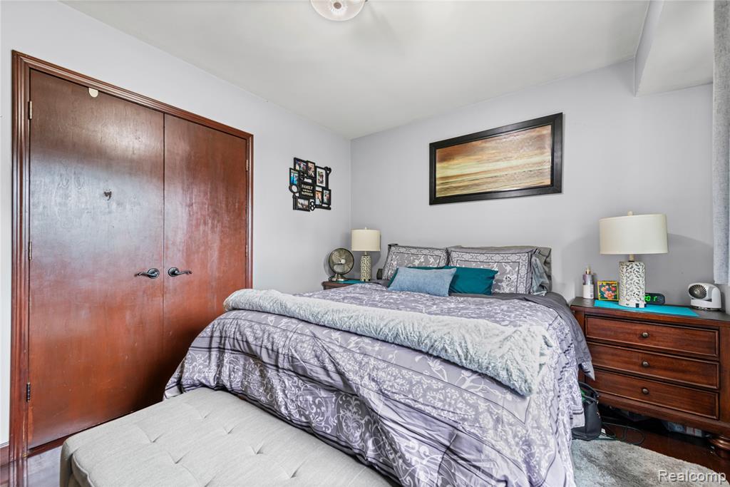 6815 Apache Trail, Westland, MI — Photo 13
