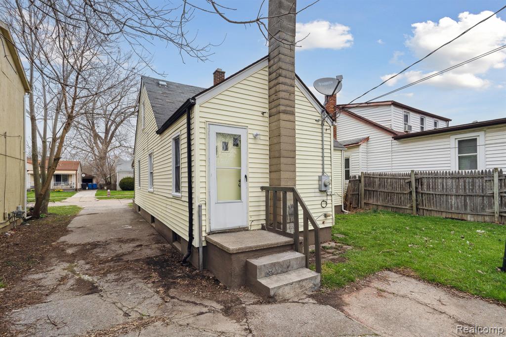 8468 LOZIER Avenue, Warren, MI 48089 — Photo 27