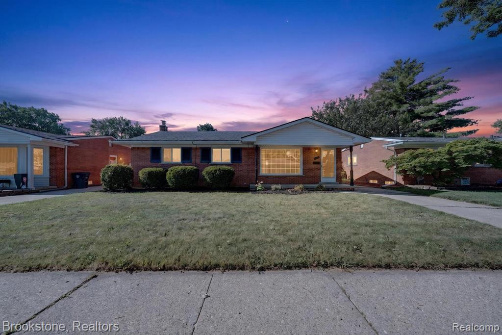 4940 Stanley Avenue, Warren, MI 48092