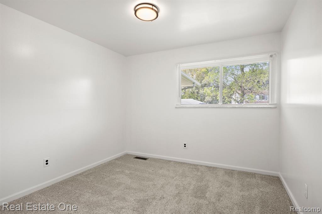 39764 BONNIE COURT, Clinton Twp, MI 48038 — Photo 19