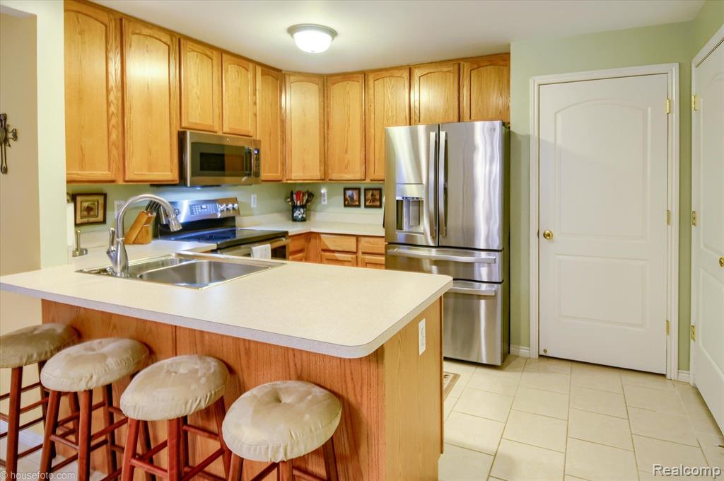 17430 N LUCILLE Circle, New Boston, MI 48164 — Photo 12