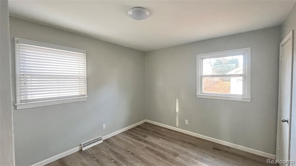 4251 Dolores Avenue, Warren, MI 48091 — Photo 8