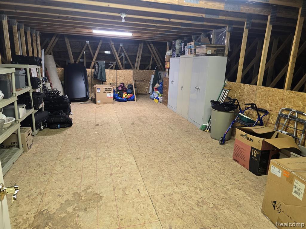 2215 Ridgemoor Court, Burton, MI 48509 — Photo 41