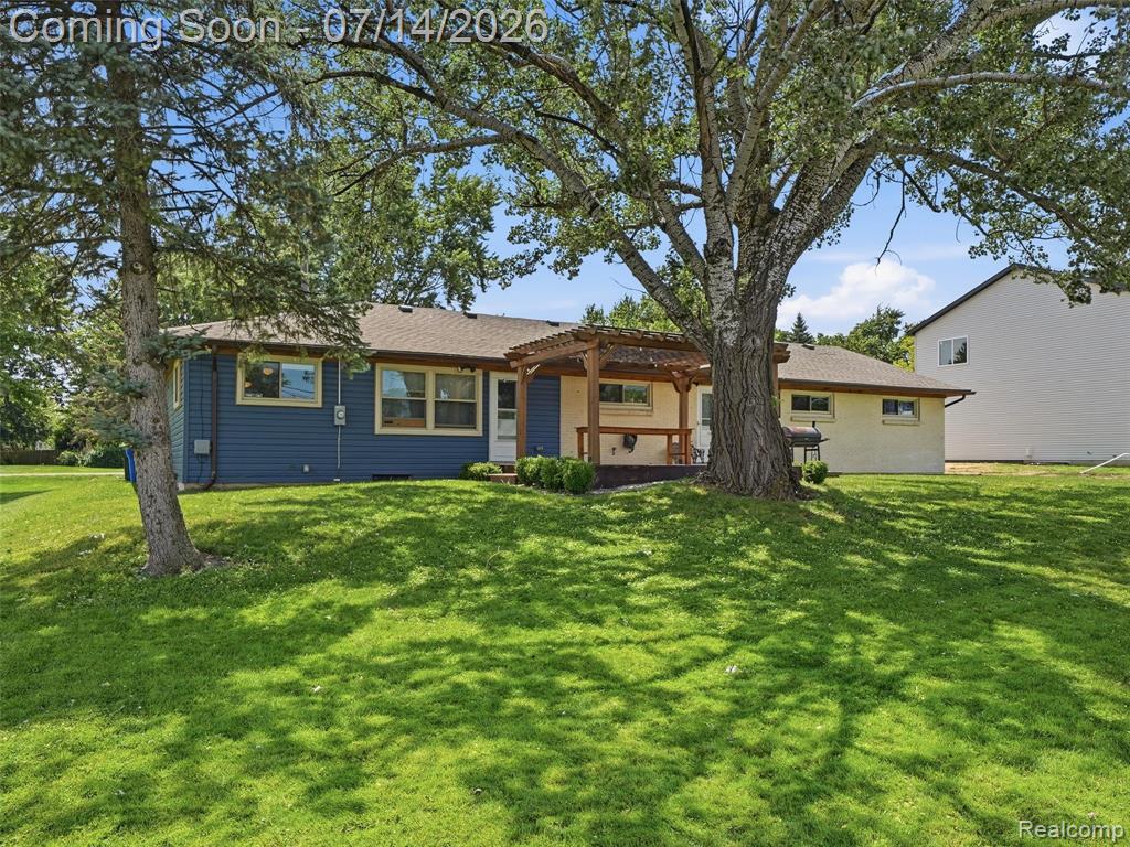 39582 Burton Drive, Novi, MI — Photo 29