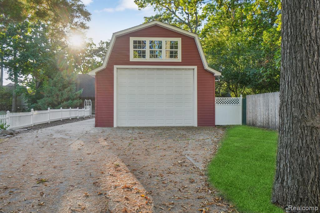 4123 Windiate Park Drive, Waterford, MI 48329 — Photo 48