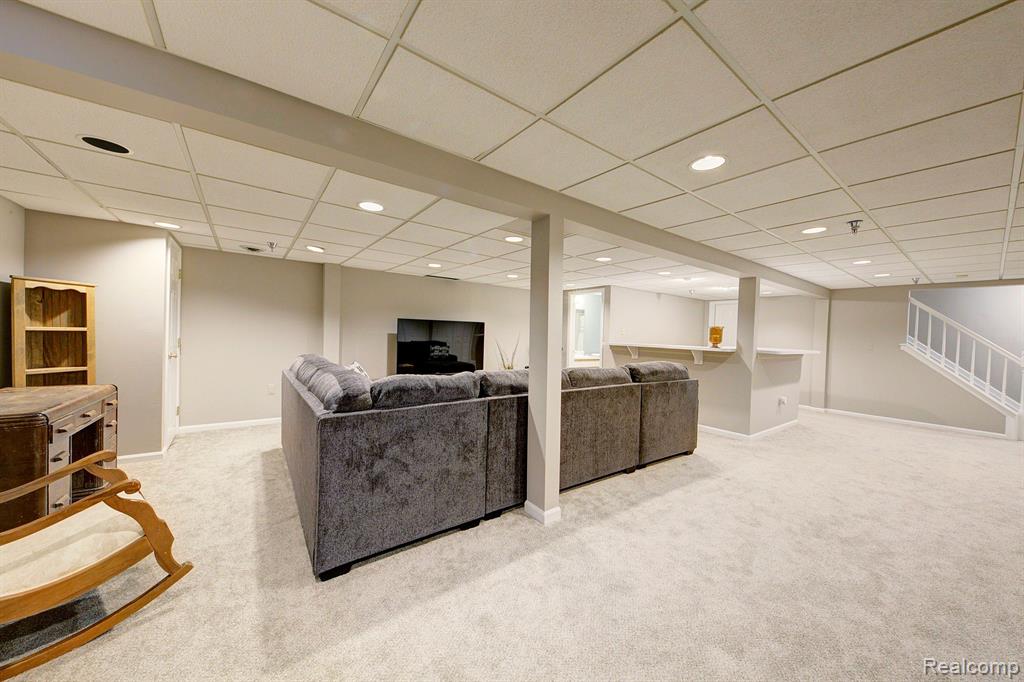 9329 EASTWIND Drive, Livonia, MI 48150 — Photo 40