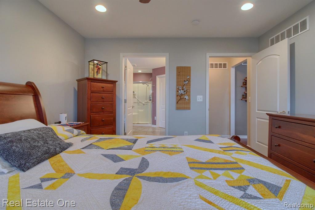 29924 MAGNOLIA Drive, New Hudson, MI 48165 — Photo 23