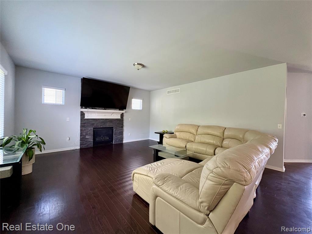 329 Beaver Run, Holly, MI 48442 — Photo 14