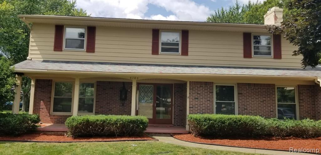 6186 KINGS CROWN Road, Grand Blanc, MI 48439 — front exterior
