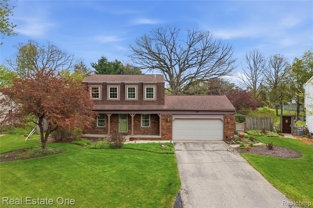 10385 Elizabeth Street, Pinckney, MI 48169 — front exterior