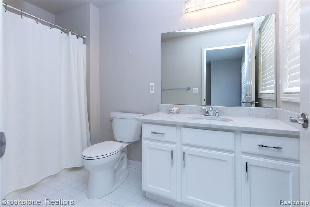 185 Amys Walk, Auburn Hills, MI 48326 — Photo 30