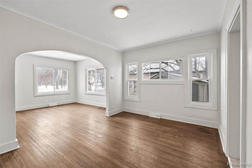 911 N Perry Street, Pontiac, MI 48340 — Photo 8