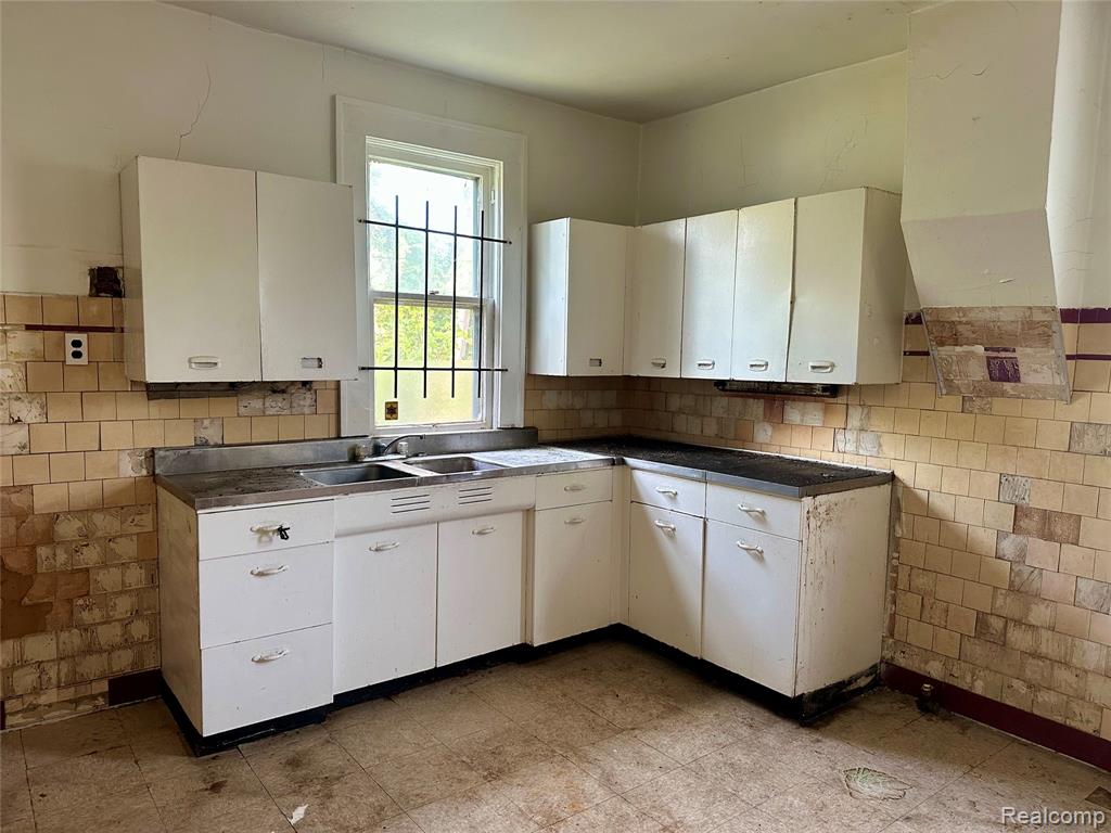 3752 Van Dyke Street, Detroit, MI 48214 — Photo 6