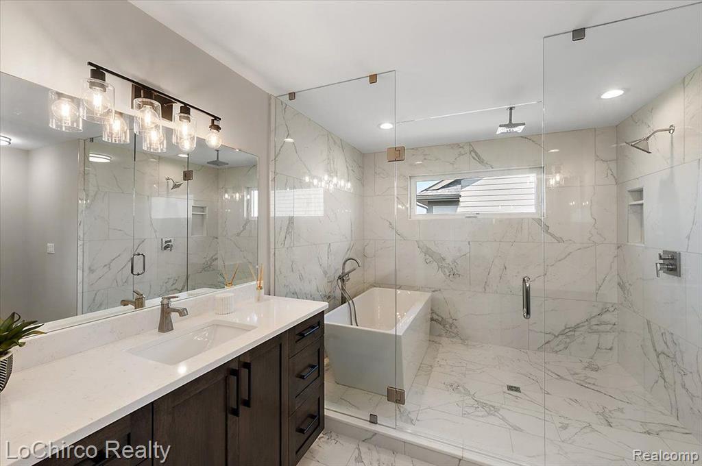 49355 LANGFORD Drive, Macomb, MI 48044 — Photo 19