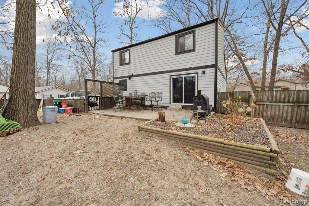 6491 WOODLAND Road, Whitmore Lake, MI 48189 — Photo 35