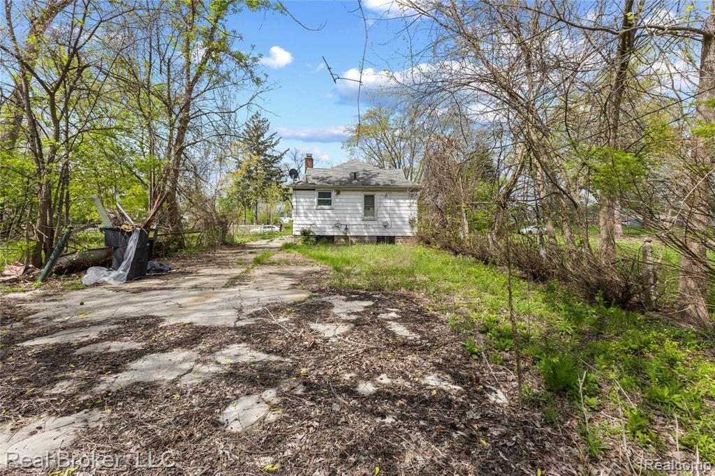 13576 Warwick Street, Detroit, MI 48223 — Photo 23