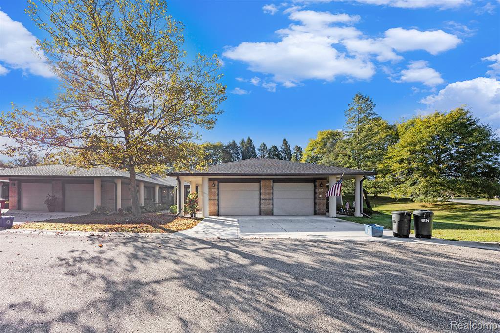 985 Wexford Way, Rochester Hills, MI 48307 — Photo 2