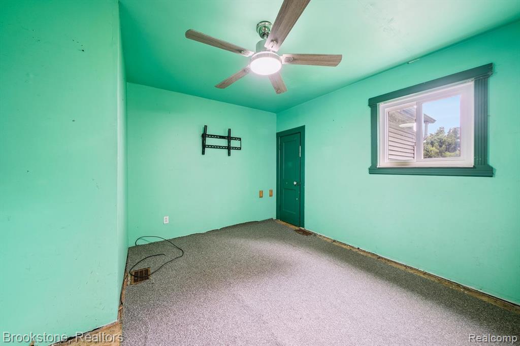 326 S Main Street, Almont, MI 48003 — Photo 24