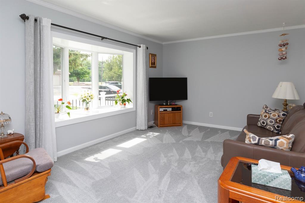 9026 Woodside Road, Northville, MI 48167 — Photo 14