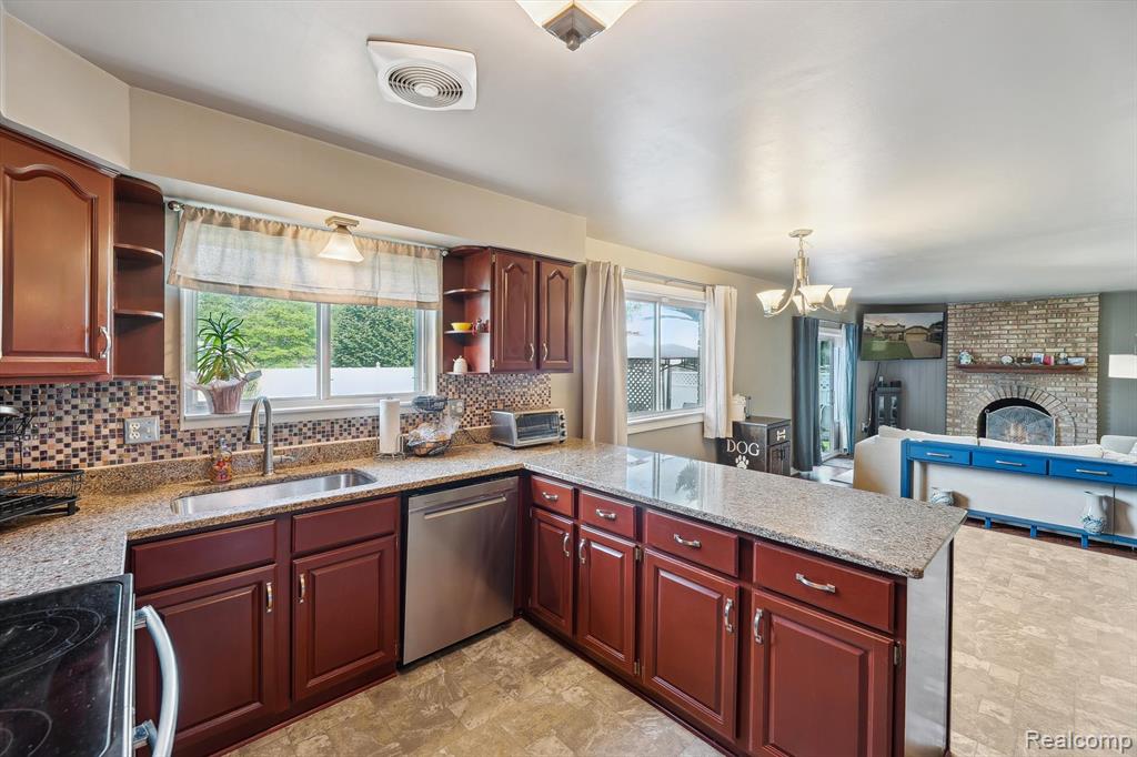 6900 Woonsocket Street, Canton, MI 48187 — Photo 21